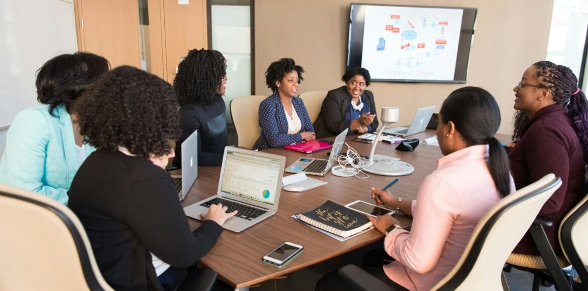 pexels-divinetechygirl-1181355