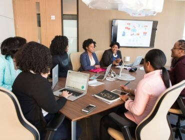 pexels-divinetechygirl-1181355